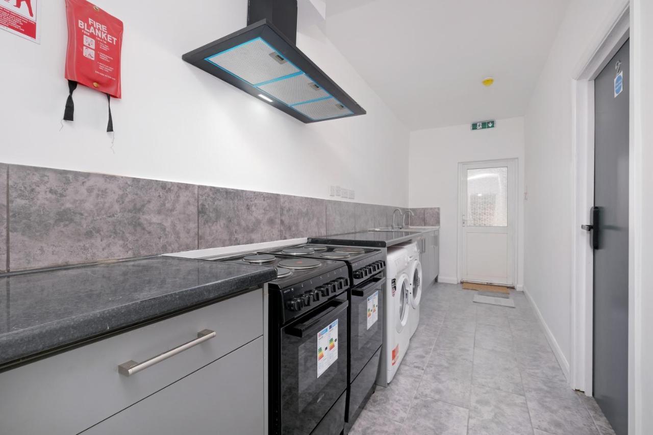 Fernbank Studios Sudbury Hill Harrow Self-Contained Studios With En-Suite Wembley Buitenkant foto