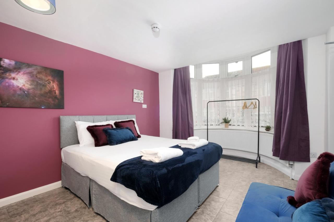 Fernbank Studios Sudbury Hill Harrow Self-Contained Studios With En-Suite Wembley Buitenkant foto