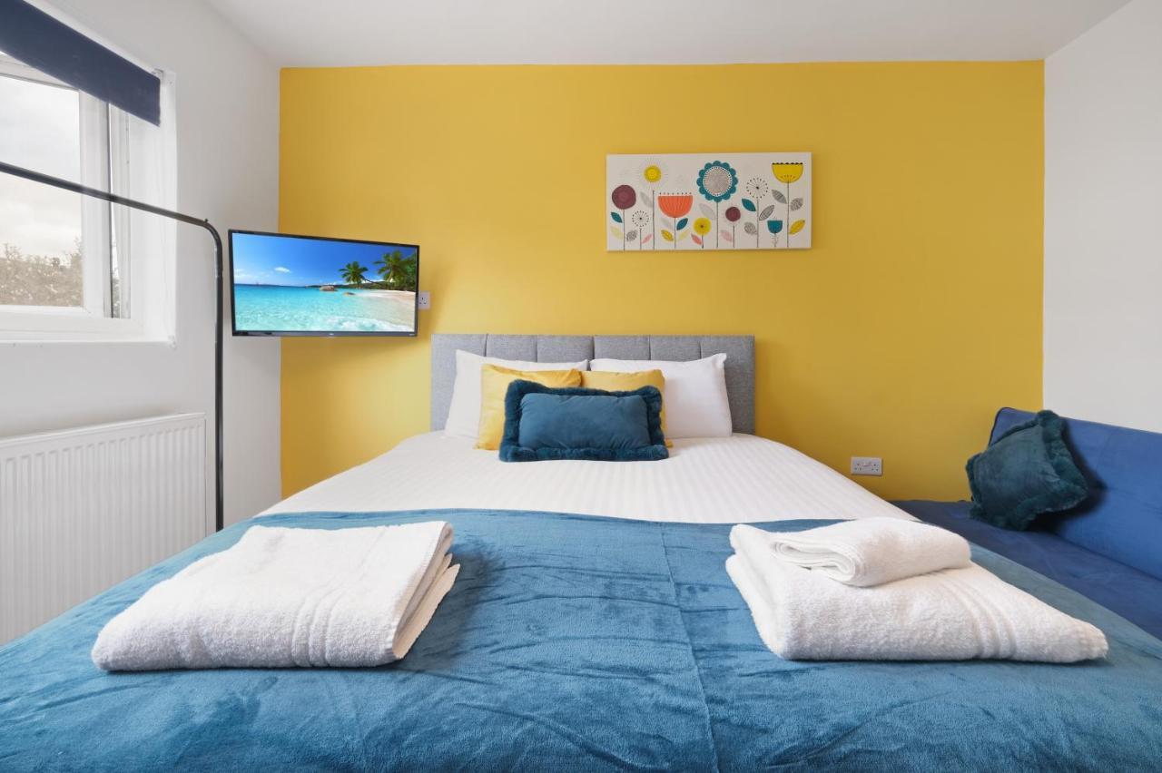 Fernbank Studios Sudbury Hill Harrow Self-Contained Studios With En-Suite Wembley Buitenkant foto