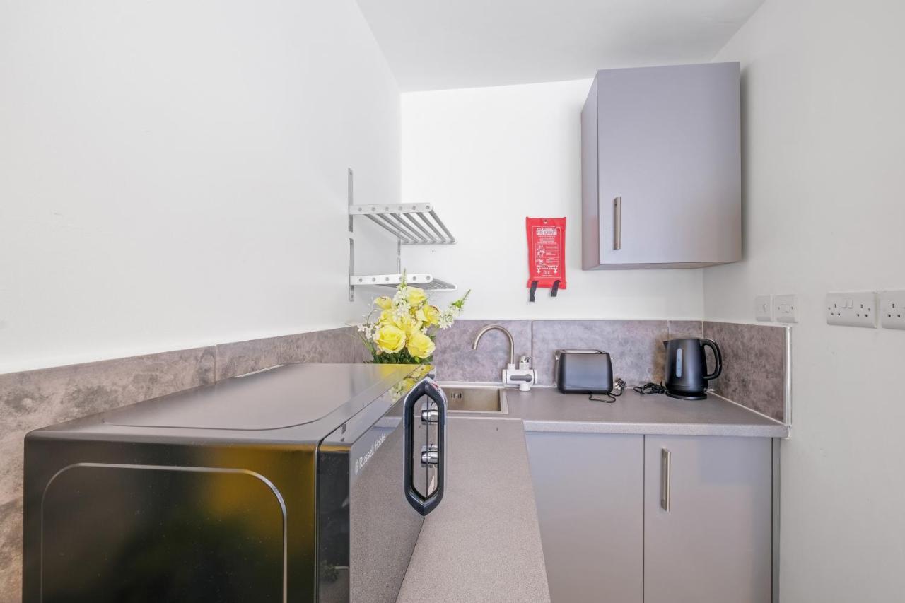 Fernbank Studios Sudbury Hill Harrow Self-Contained Studios With En-Suite Wembley Buitenkant foto