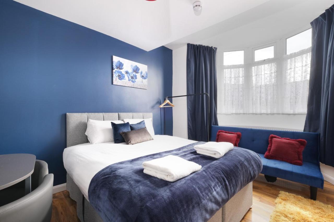 Fernbank Studios Sudbury Hill Harrow Self-Contained Studios With En-Suite Wembley Buitenkant foto