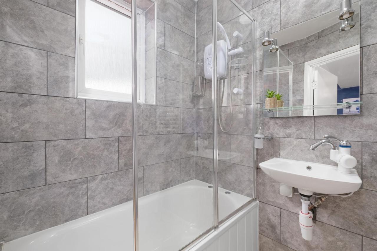 Fernbank Studios Sudbury Hill Harrow Self-Contained Studios With En-Suite Wembley Buitenkant foto