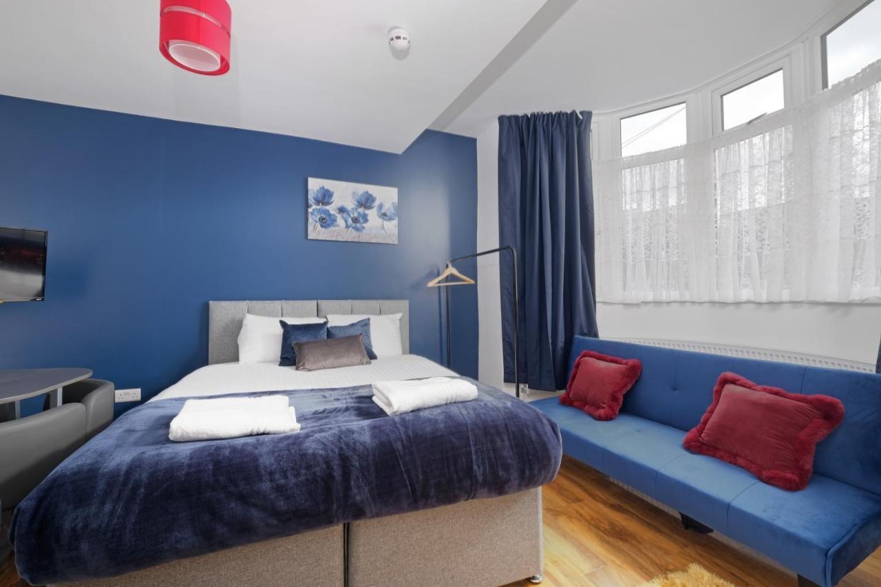 Fernbank Studios Sudbury Hill Harrow Self-Contained Studios With En-Suite Wembley Buitenkant foto