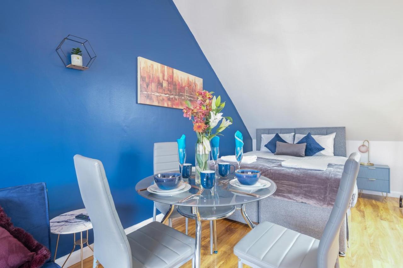 Fernbank Studios Sudbury Hill Harrow Self-Contained Studios With En-Suite Wembley Buitenkant foto