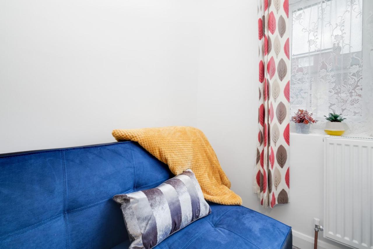 Fernbank Studios Sudbury Hill Harrow Self-Contained Studios With En-Suite Wembley Buitenkant foto