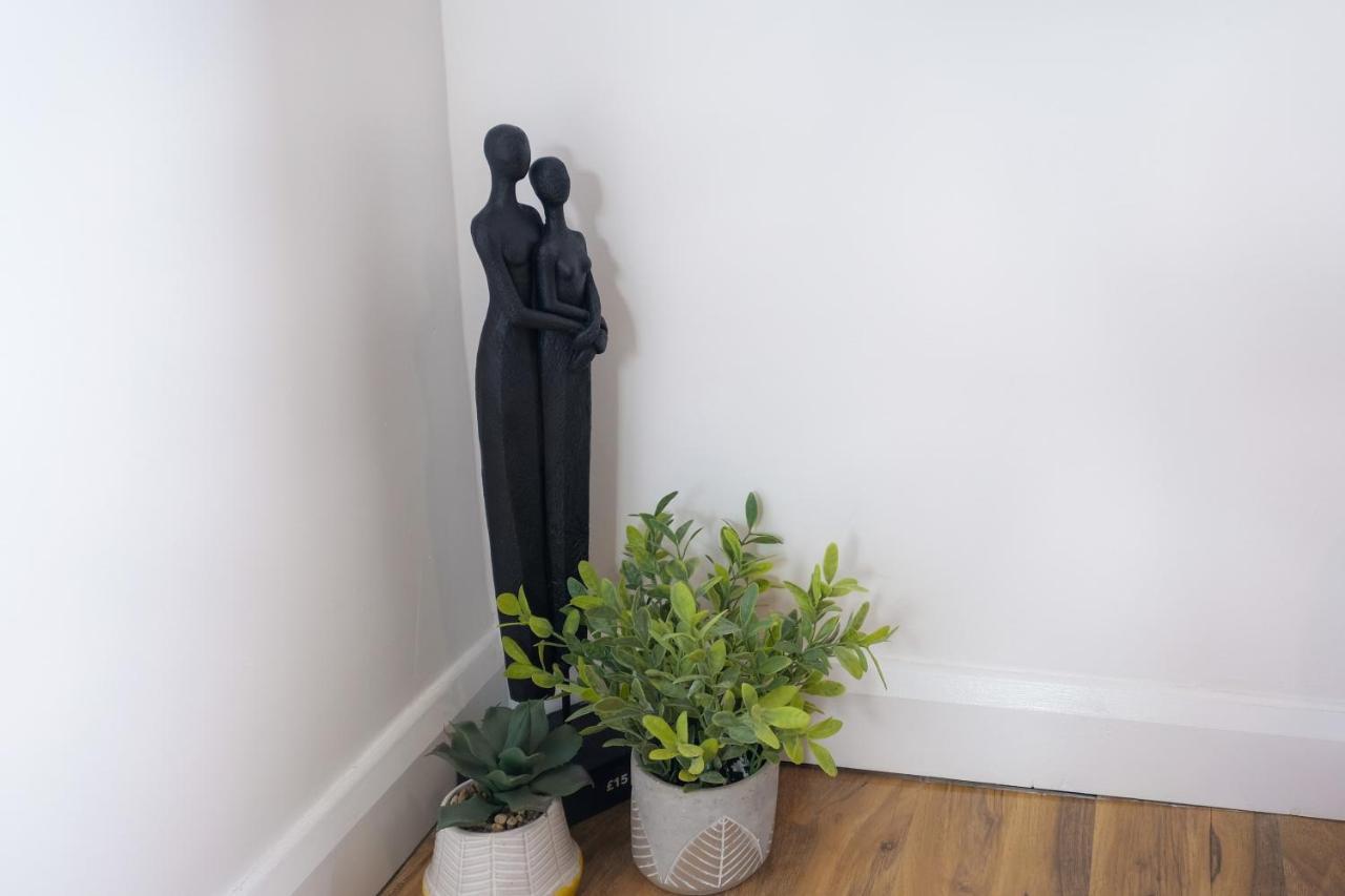 Fernbank Studios Sudbury Hill Harrow Self-Contained Studios With En-Suite Wembley Buitenkant foto